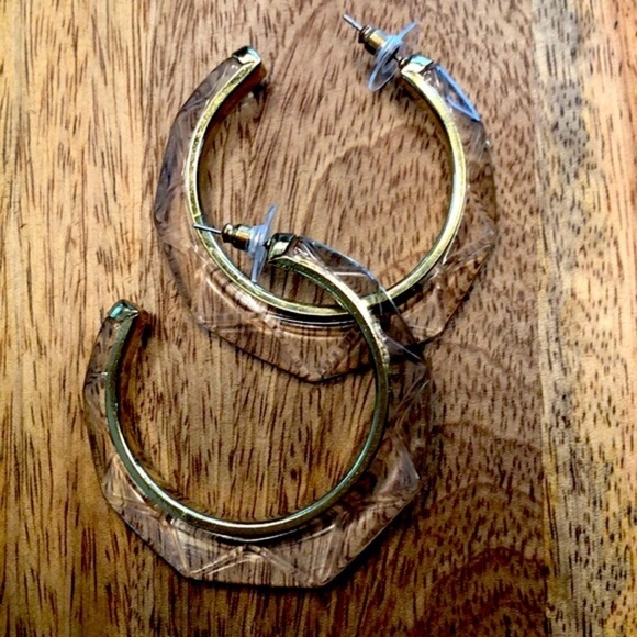 NEW Gottex 2 1/4” Hoopla Clear Lucite 18 KT Gold Plated Geometric Hoop Earrings - Picture 6 of 10